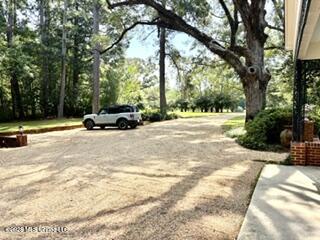 1858 East Lincoln Road Southeast Brookhaven, MS 39601 - Photo 30 of 74 Driveway