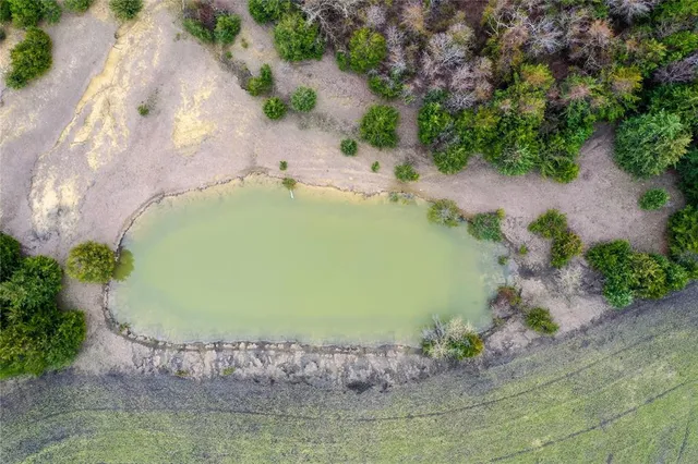 $1,400,100 | 1743 Honey Grove, Windom, TX 75492