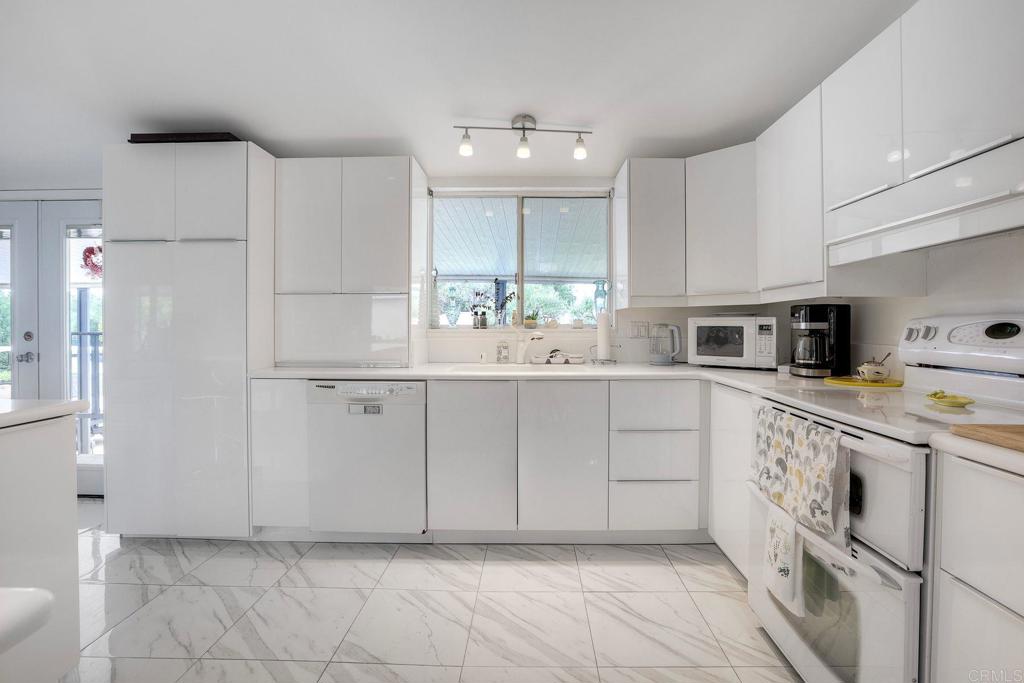 18218 Paradise Mountain Road Valley Center, CA 92082 - Photo 17 of 37