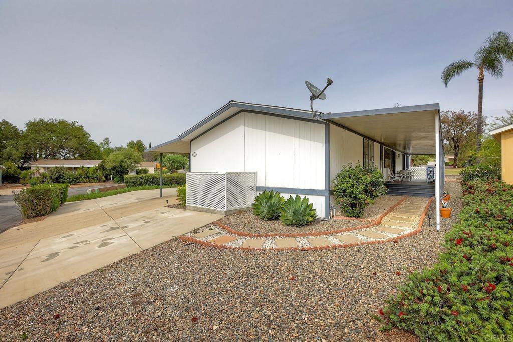 18218 Paradise Mountain Road Valley Center, CA 92082 - Photo 3 of 37