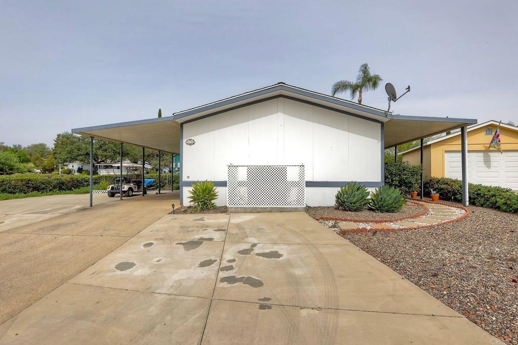 18218 Paradise Mountain Road Valley Center, CA 92082 - Photo 5 of 37