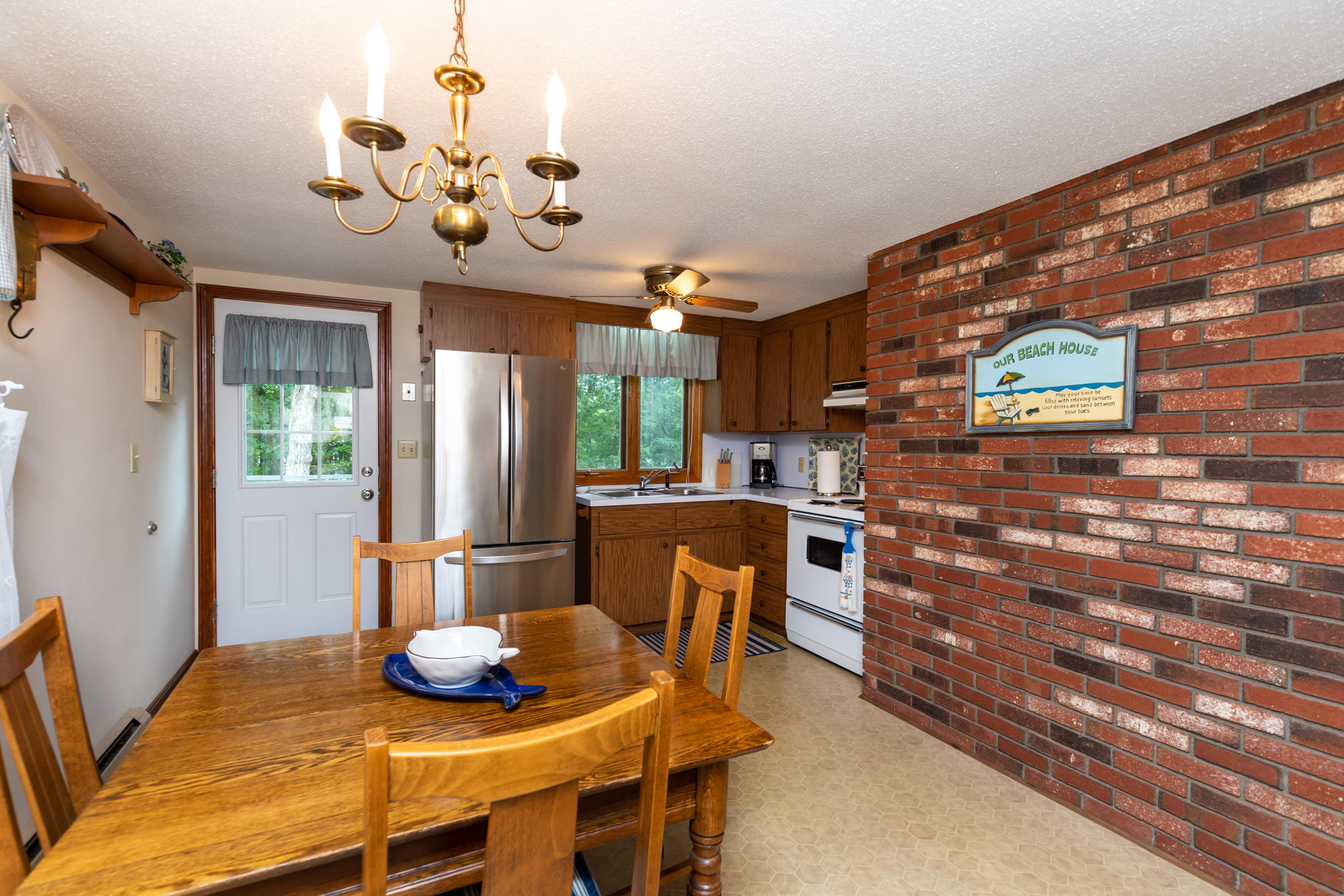210 Aquinnah Road Eastham, MA 02642 - Photo 8 of 26 18