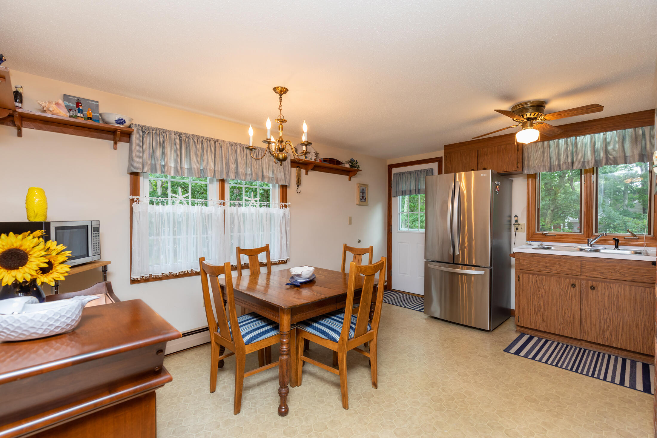 210 Aquinnah Road Eastham, MA 02642 - Photo 9 of 26 17