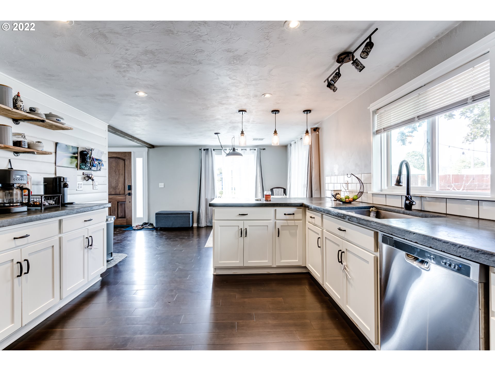 25097 East Hunter Road Veneta, OR 97487 - Photo 10 of 29 Gallery Image 10