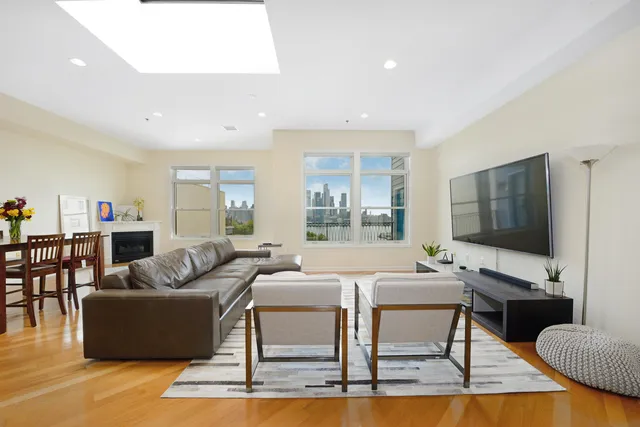 $4,650 | 550 Gregory Avenue, Unit B7, Weehawken, NJ 07086