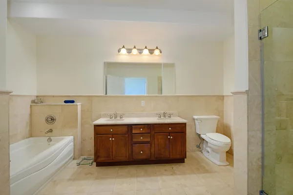 $4,650 | 550 Gregory Avenue, Unit B7, Weehawken, NJ 07086
