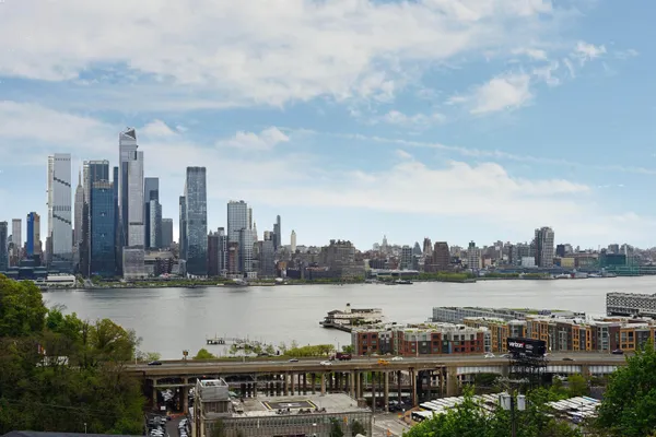 $4,650 | 550 Gregory Avenue, Unit B7, Weehawken, NJ 07086