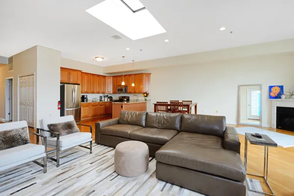 $4,650 | 550 Gregory Avenue, Unit B7, Weehawken, NJ 07086