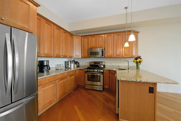 $4,650 | 550 Gregory Avenue, Unit B7, Weehawken, NJ 07086