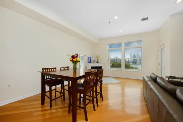 $4,650 | 550 Gregory Avenue, Unit B7, Weehawken, NJ 07086