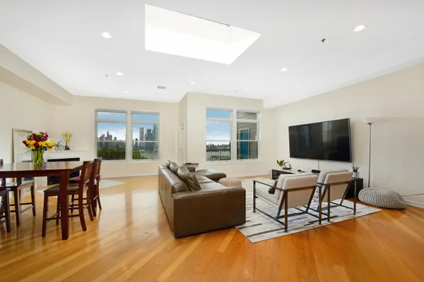 $4,650 | 550 Gregory Avenue, Unit B7, Weehawken, NJ 07086