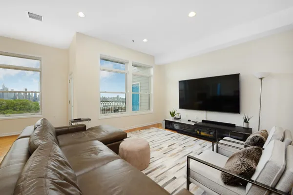 $4,650 | 550 Gregory Avenue, Unit B7, Weehawken, NJ 07086