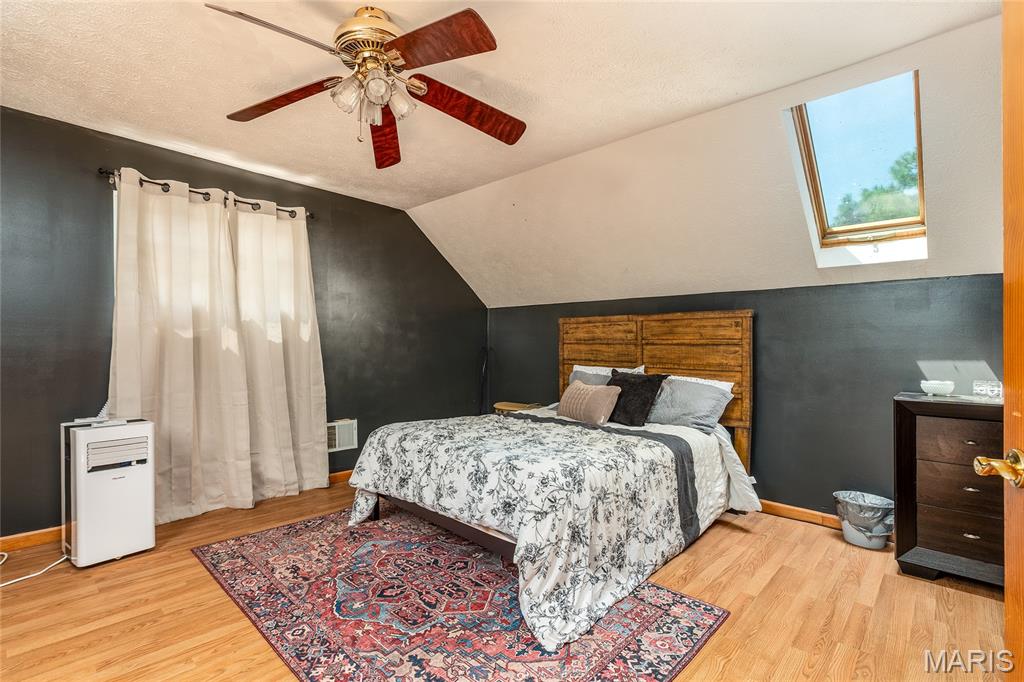 950 Cook Road Eldorado, IL 62930 - Photo 15 of 18