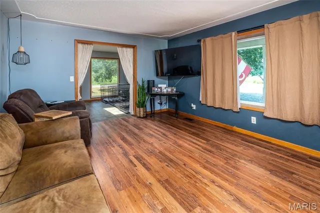 $180,000 | 950 Cook Road, Eldorado, IL 62930