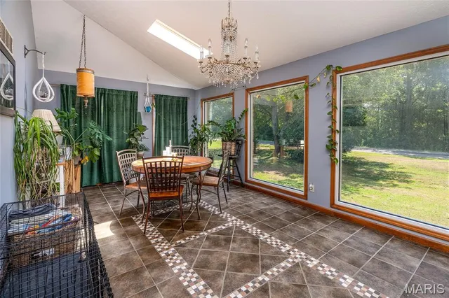 $180,000 | 950 Cook Road, Eldorado, IL 62930