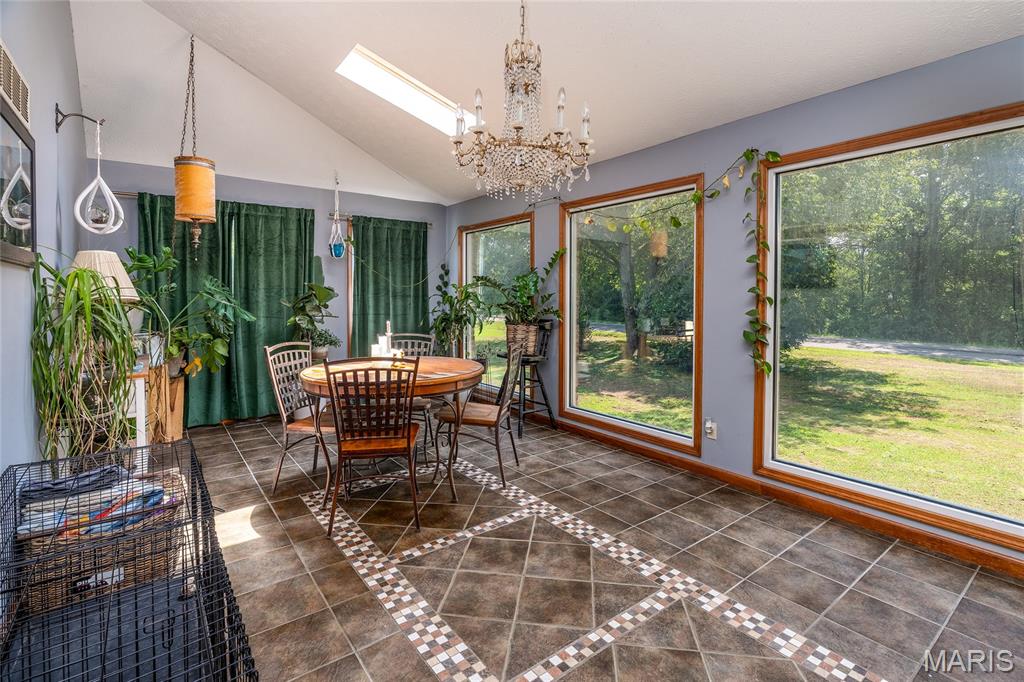 950 Cook Road Eldorado, IL 62930 - Photo 6 of 18