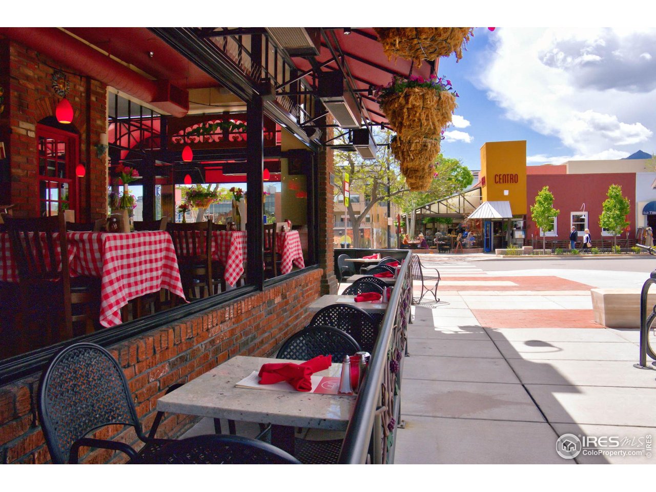 1430 18th Street, Unit 1 Boulder, CO 80302 - Photo 20 of 29 a view of path along with retail shop and buildings