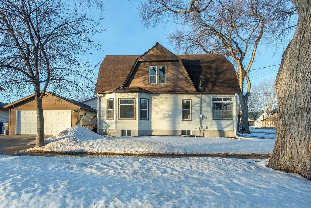 804 3rd Street North Fargo, ND 58102 - Photo 2 of 21