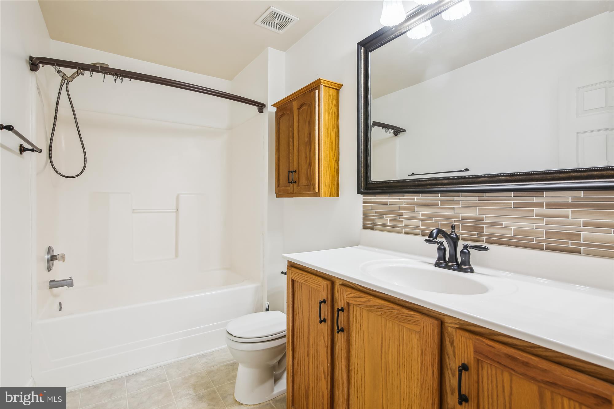 400 Ruddy Duck Court Cambridge, MD 21613 - Photo 27 of 37 Upper Primary Bath
