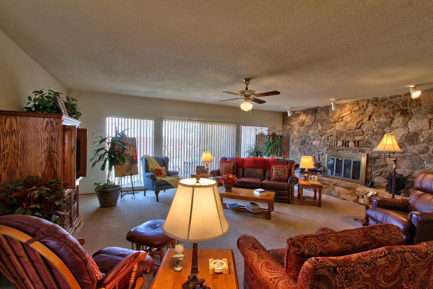 303 Stirling Road Salinas, CA 93906 - Photo 4 of 28 Gallery Image 4
