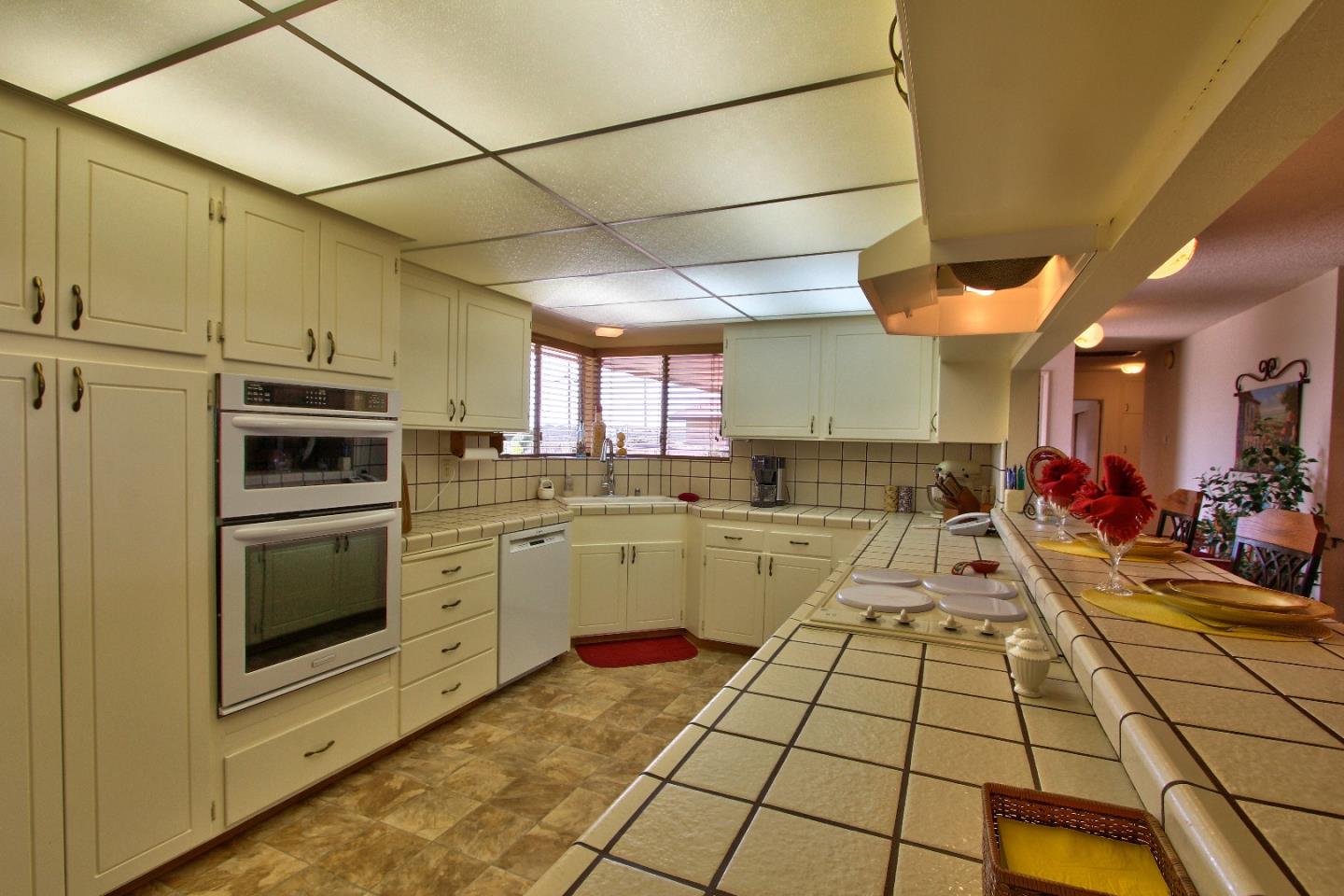 303 Stirling Road Salinas, CA 93906 - Photo 8 of 28 Gallery Image 8