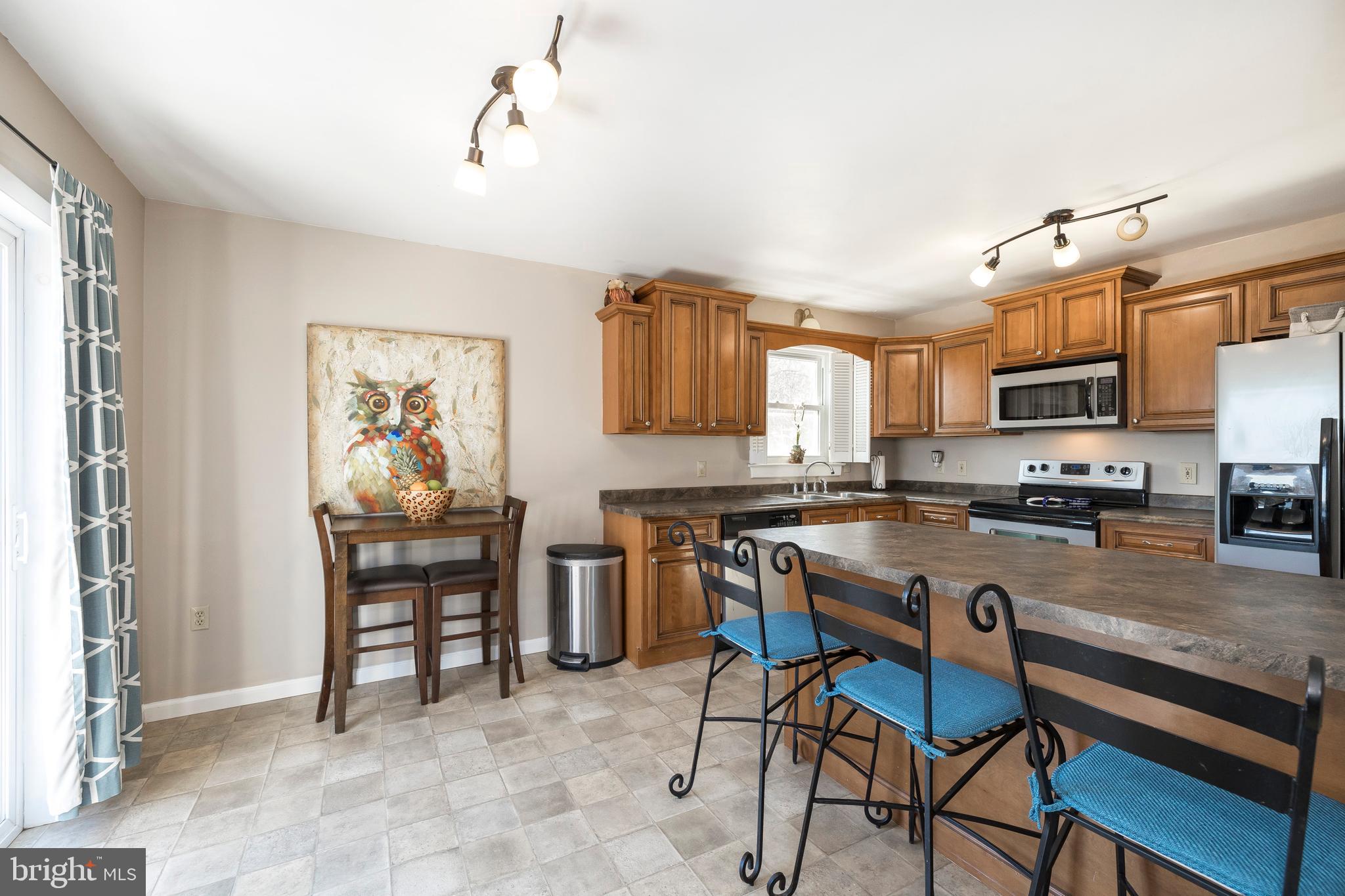 1388 Evans Road Pottstown, PA 19465 - Photo 12 of 30 Eat-in Kitchen
