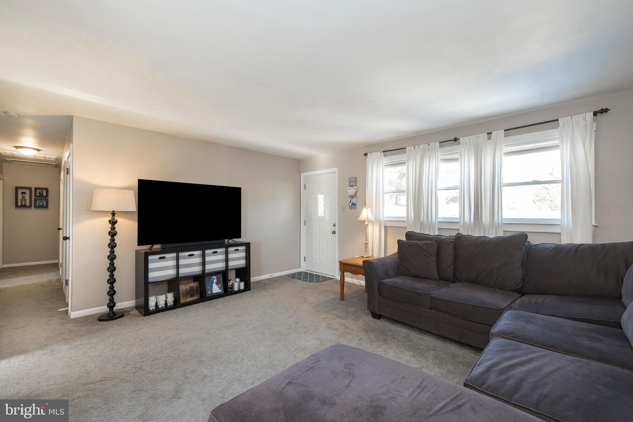 1388 Evans Road Pottstown, PA 19465 - Photo 7 of 30 Living Room