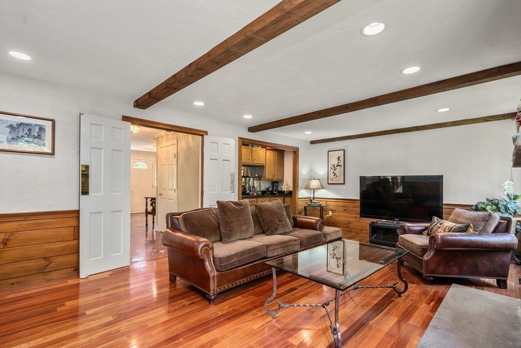 1 Sutton Place Weston, MA 02493 - Photo 13 of 34