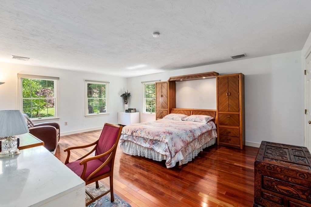 1 Sutton Place Weston, MA 02493 - Photo 15 of 34