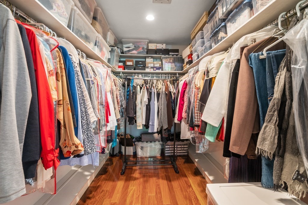 1 Sutton Place Weston, MA 02493 - Photo 17 of 34