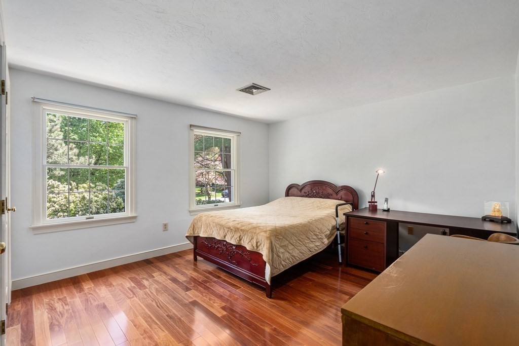 1 Sutton Place Weston, MA 02493 - Photo 19 of 34