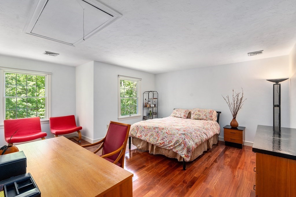 1 Sutton Place Weston, MA 02493 - Photo 20 of 34