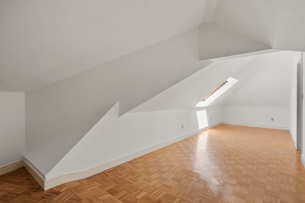 1 Sutton Place Weston, MA 02493 - Photo 24 of 34