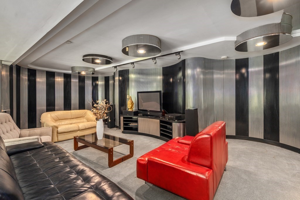 1 Sutton Place Weston, MA 02493 - Photo 27 of 34