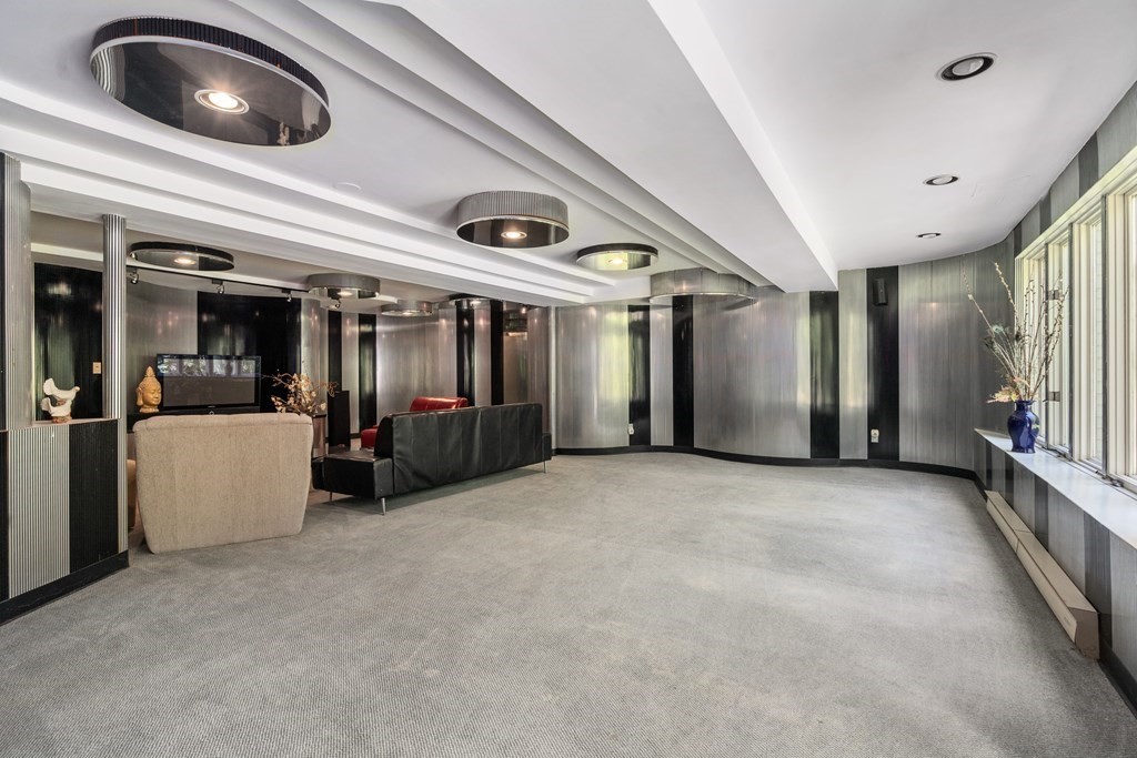 1 Sutton Place Weston, MA 02493 - Photo 29 of 34