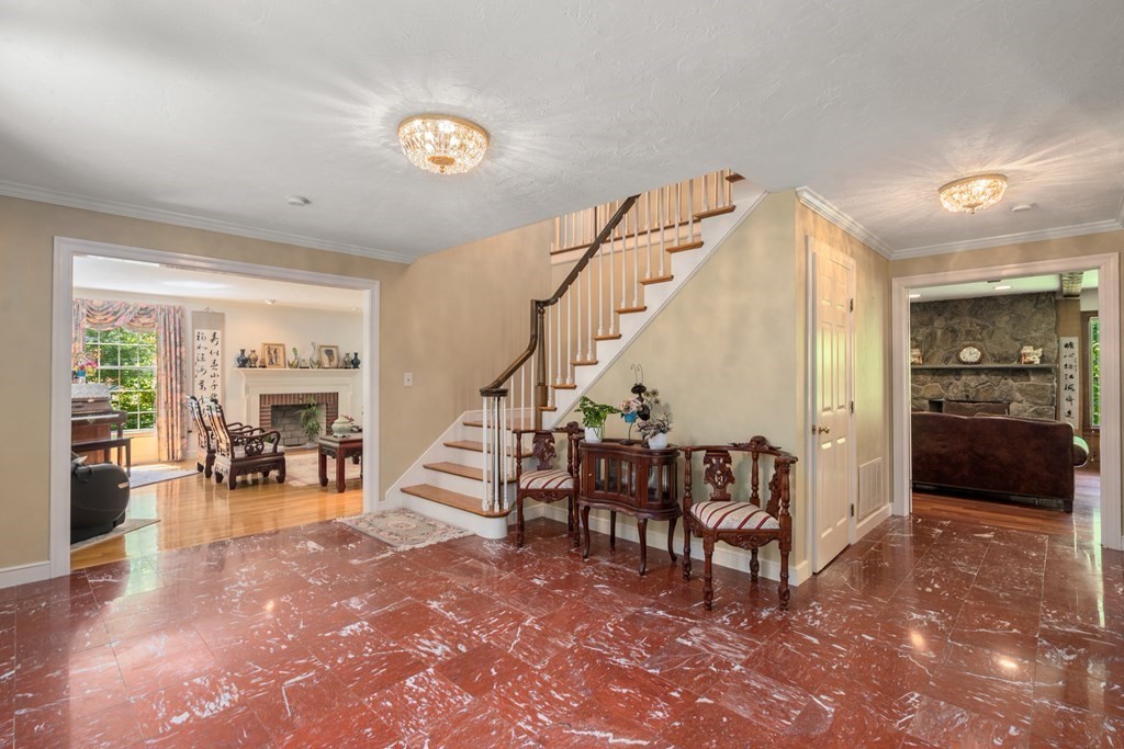 1 Sutton Place Weston, MA 02493 - Photo 6 of 34