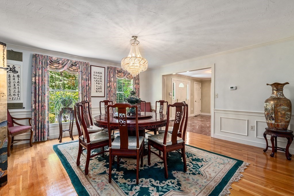 1 Sutton Place Weston, MA 02493 - Photo 7 of 34