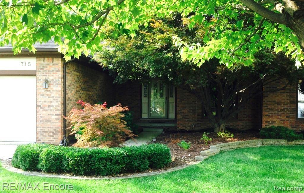 315 Rose Brier Drive Rochester Hills, MI 48309 - Photo 8 of 68