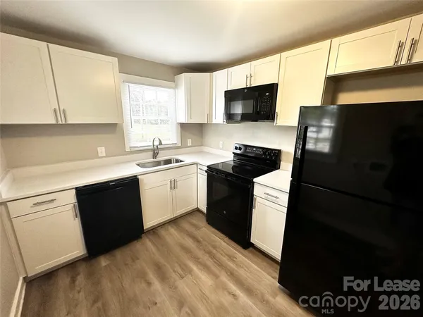 $995 | 903 Holt Street, Lexington, NC 27292