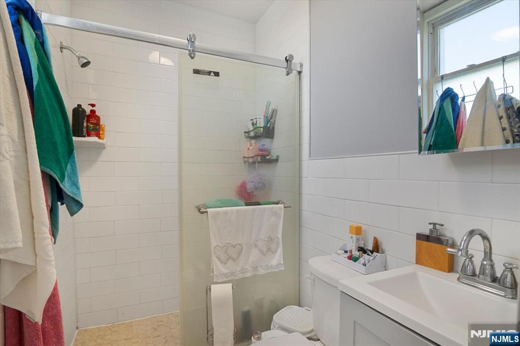 22 Tuttle Street Wallington, NJ 07057 - Photo 27 of 33