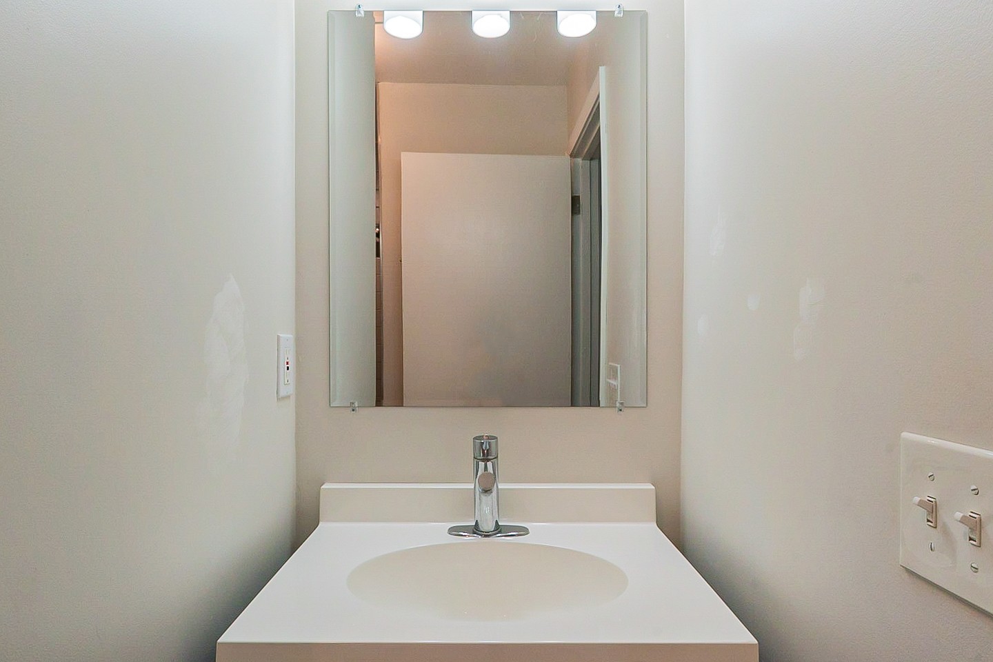 1010 Mitchell Road Nashville, TN 37206 - Photo 21 of 25 a bathroom with a sink