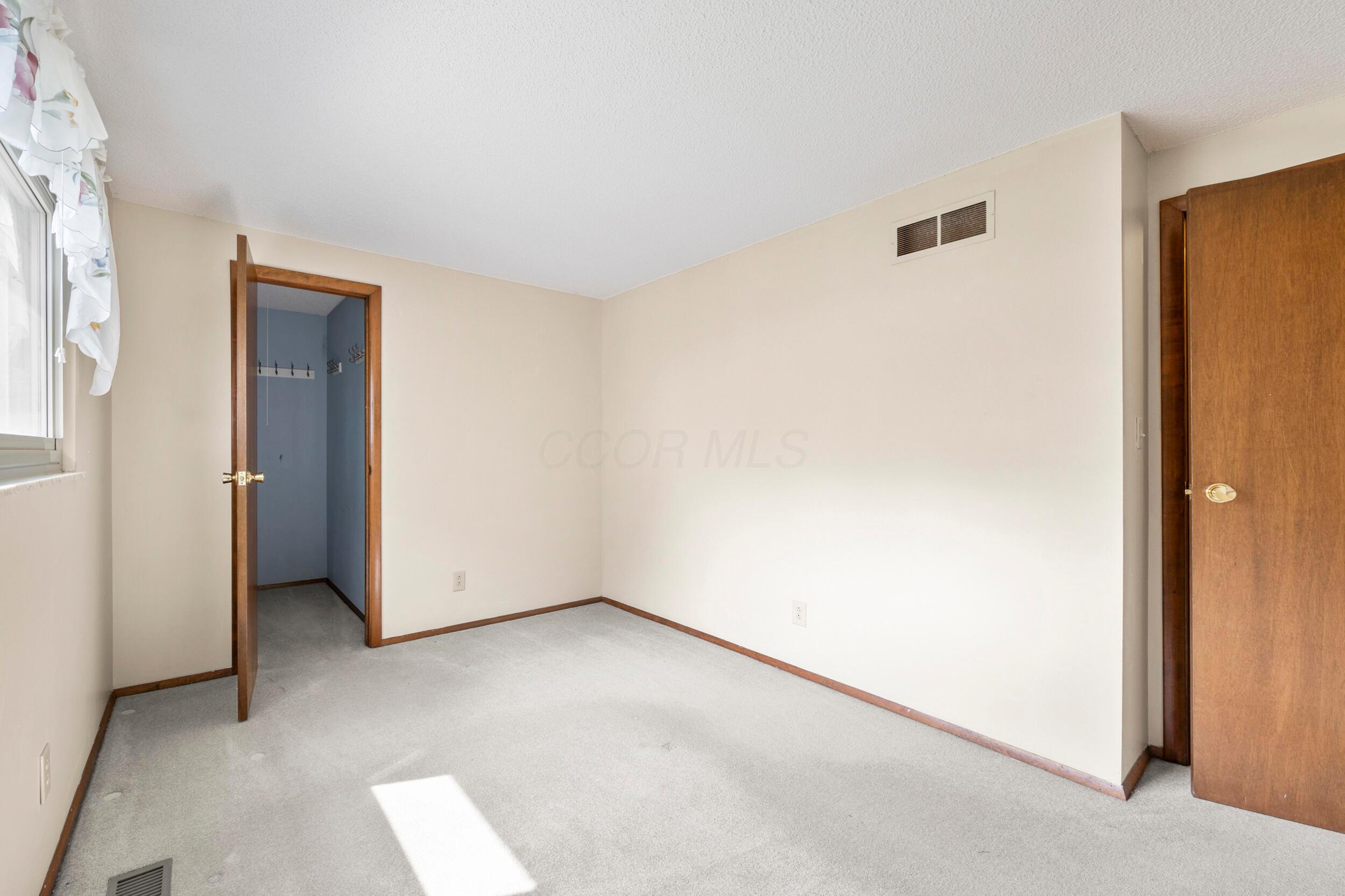 2735 West Case Road Columbus, OH 43235 - Photo 22 of 31 27_4x3a1246
