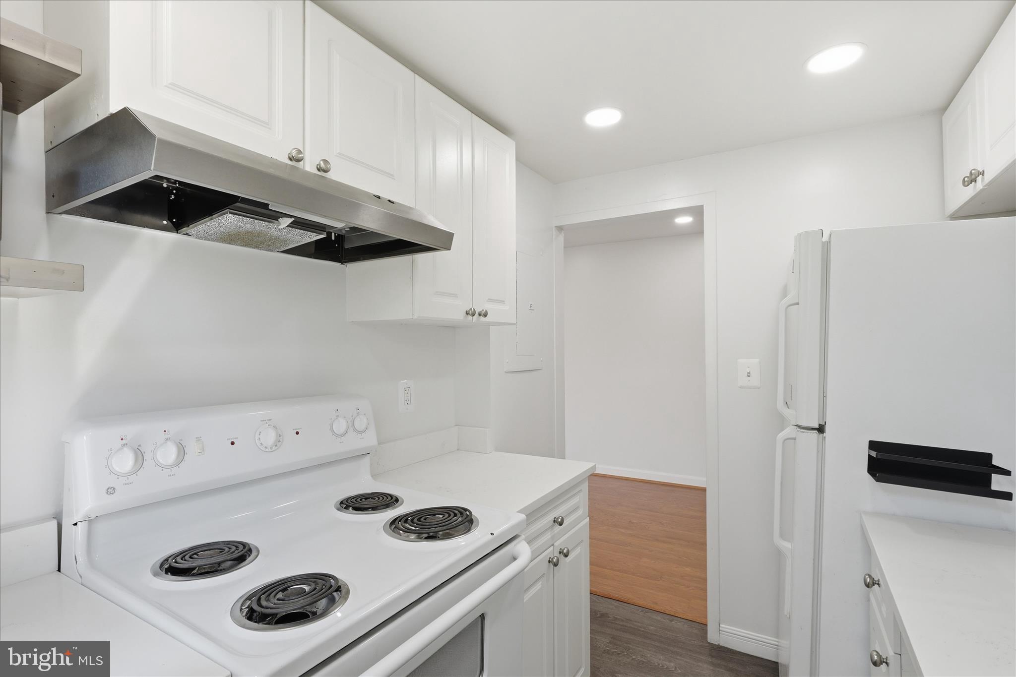 4635 20th Road North, Unit 6 Arlington, VA 22207 - Photo 11 of 22 Kitchen