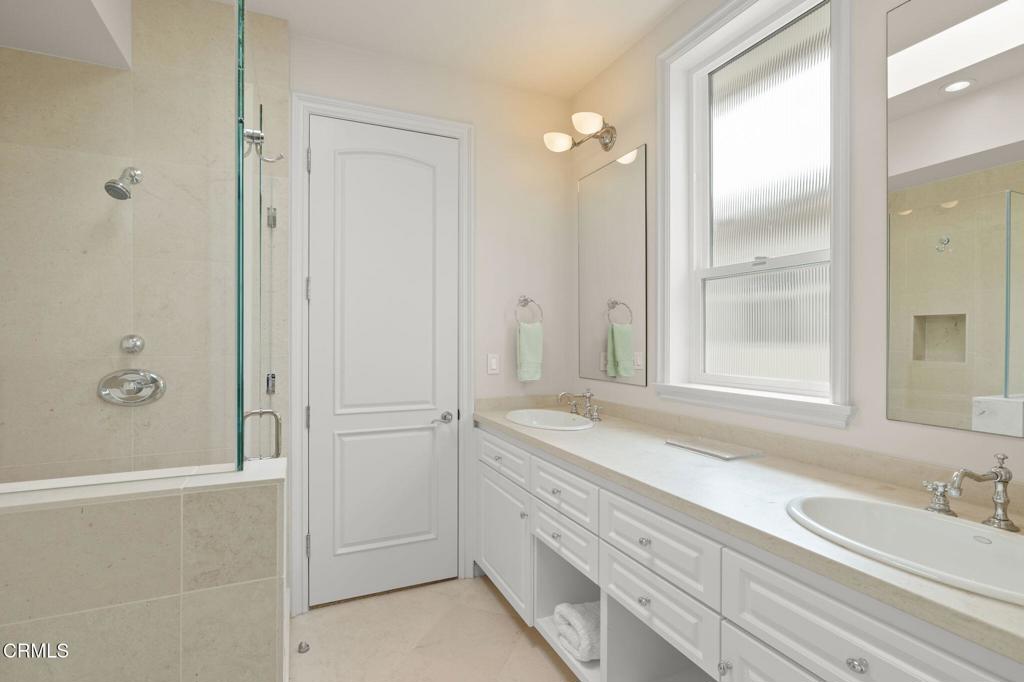 1135 Capri Way Oxnard, CA 93035 - Photo 49 of 58 108-web-or-mls-UpmarketMedia-1135Cap-57
