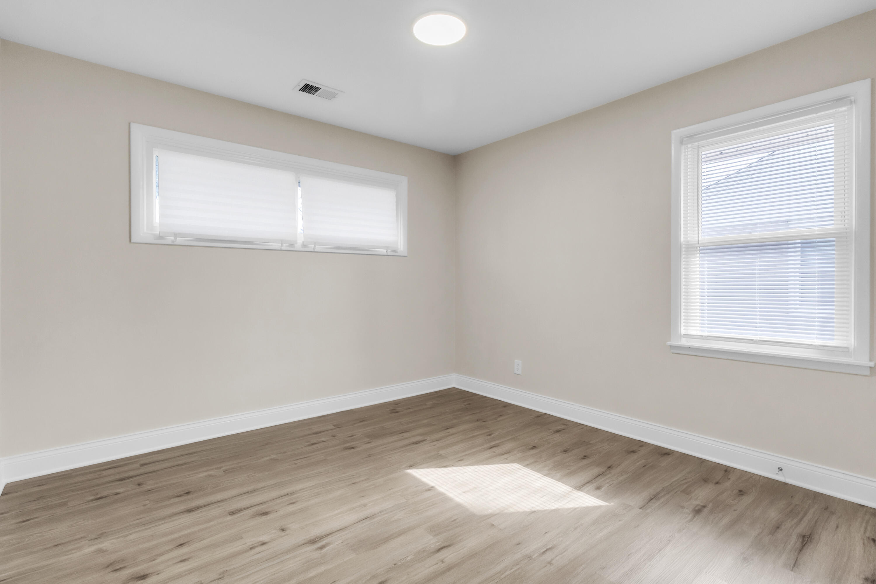 555 West Pine Street Griffith, IN 46319 - Photo 11 of 21 3000x2000