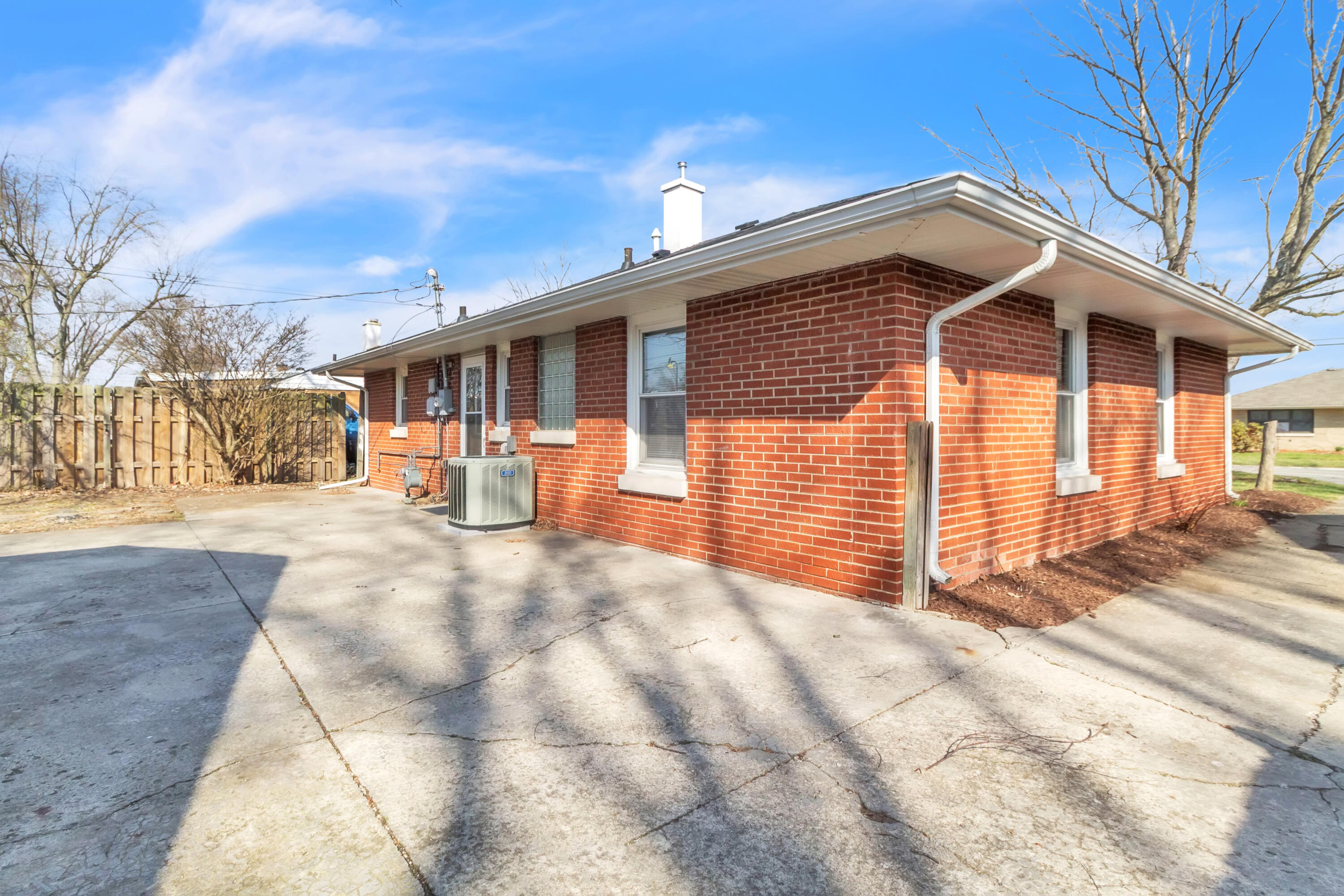 555 West Pine Street Griffith, IN 46319 - Photo 17 of 21 3000x2000