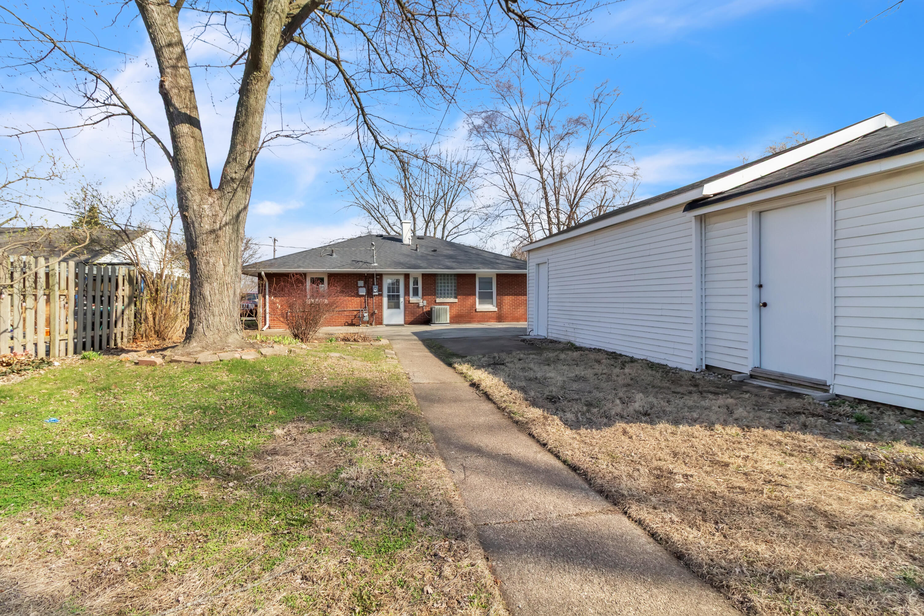 555 West Pine Street Griffith, IN 46319 - Photo 20 of 21 3000x2000