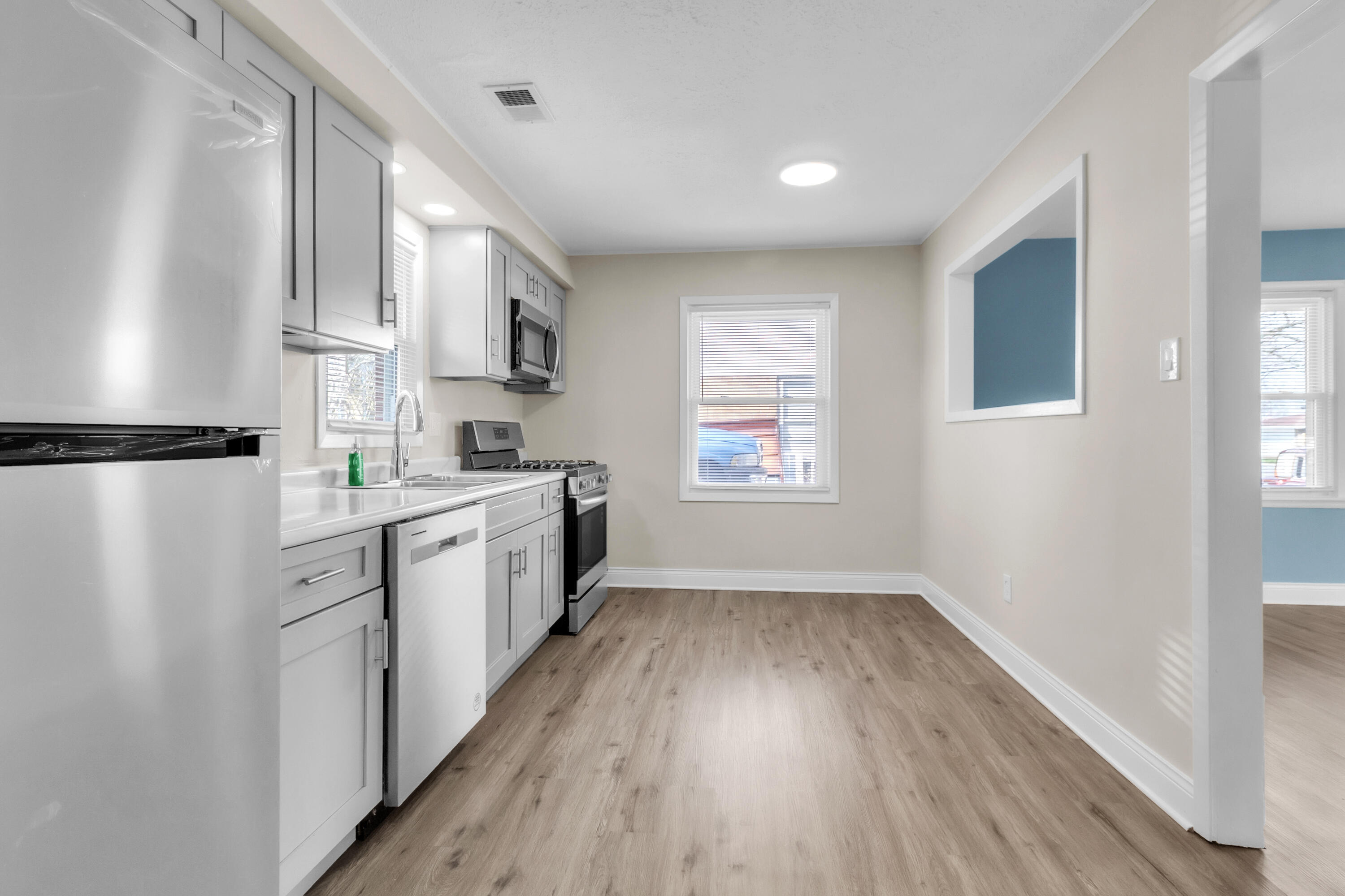 555 West Pine Street Griffith, IN 46319 - Photo 7 of 21 3000x2000