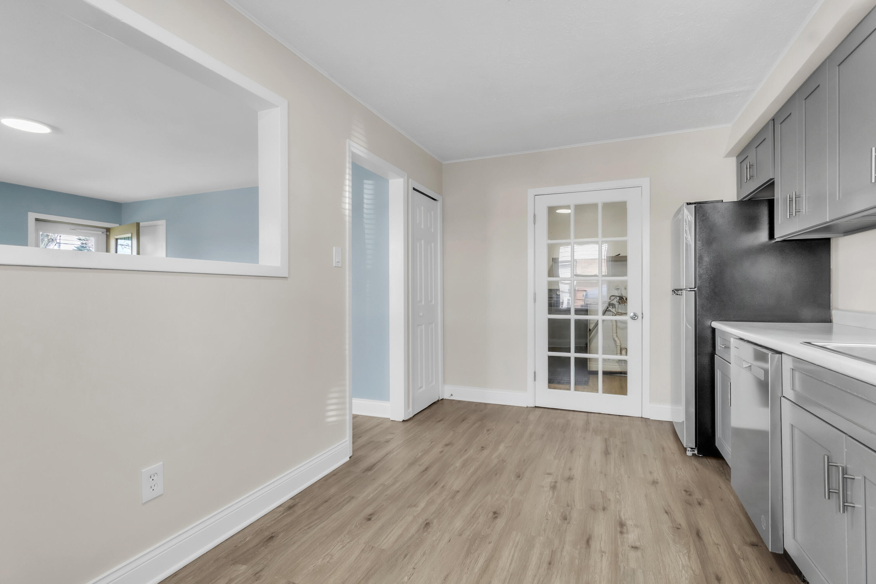 555 West Pine Street Griffith, IN 46319 - Photo 8 of 21 3000x2000