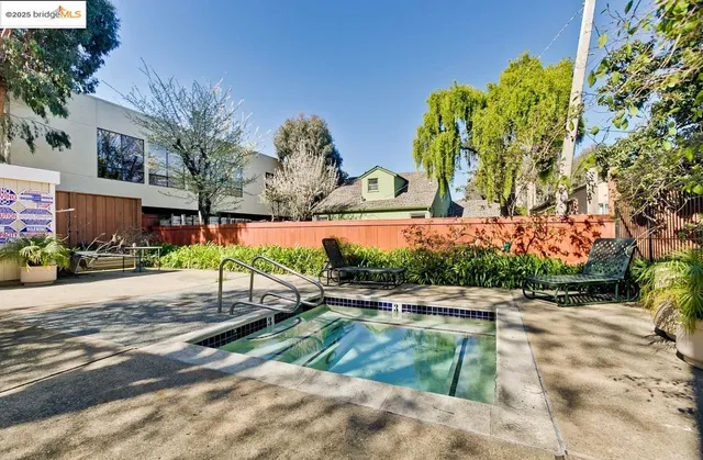 $499,000 | 240 North Bayshore Boulevard, Unit 303, San Mateo, CA 94401